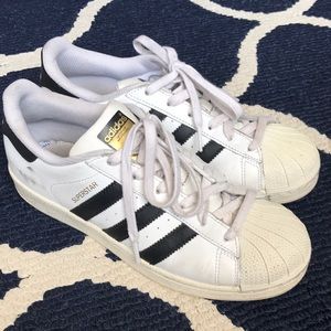 Adidas superstars